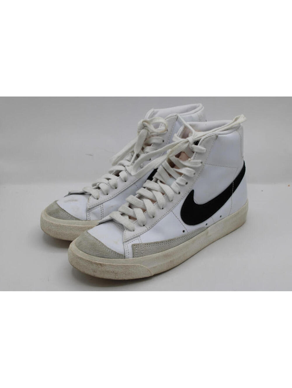 Nike Blazer Mid '77 White/Black Sneakers High Tops Women's Size 8